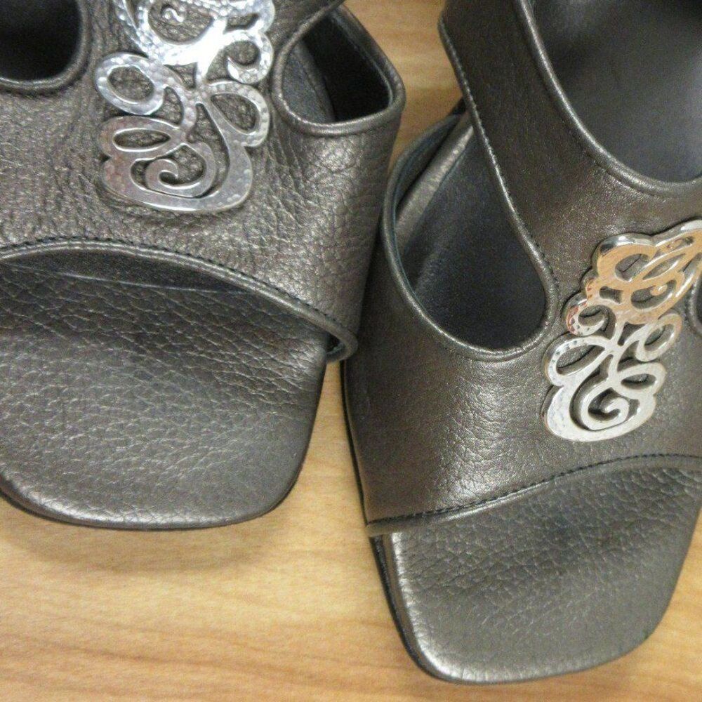 BRIGHTON Tresor Grey Metallic Leather Slides Womens Size 7.5 Kitten Heel Sandals - Picture 6 of 12